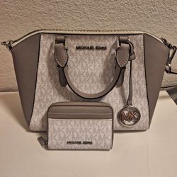 Michael Kors Purse/Wallet