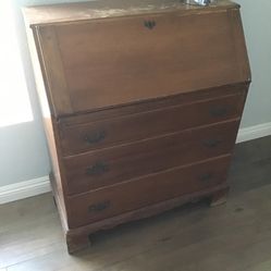 Antique desk $95