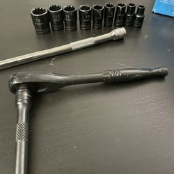 Husky 1/4  Ratchet And Metric Sockets