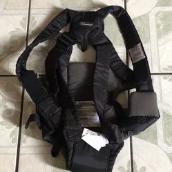 LIKE NEW INFANTINO BABY CARRIER!!!!