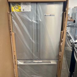 Fisher & Paykel RF170A French Door Refrigerator (NEW IN BOX)