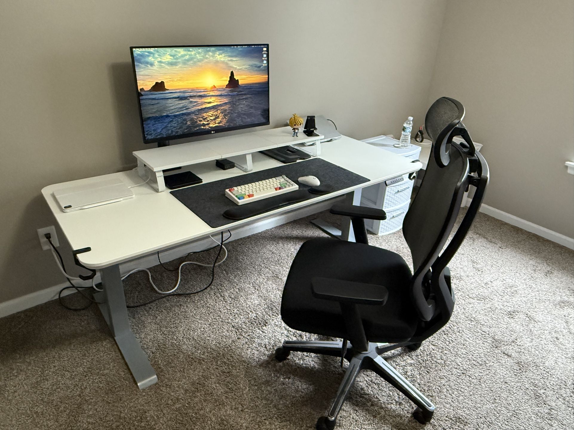 LG 32UN880-B UltraFine Display Ergo UHD 4K IPS Display with HDR 10 Compatibility and USB Type-C Connectivity