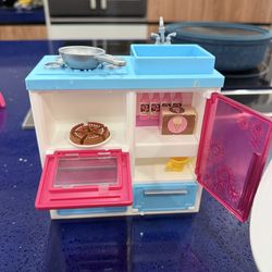 Barbie Kitchen furnitures and accessories