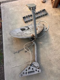 FREE! GRATIS! Used DirecTV Satellite Dish