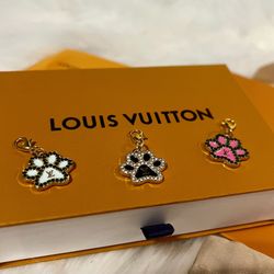 💎Louis Vuitton Dog Charm In Black, Teal, Or Pink💎
