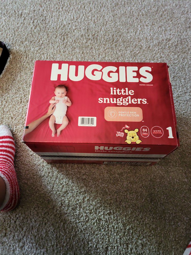 Huggies Little Snugglers Size 1 / 84 count. 3 Packs Live Better Size 1 Diapers 40 Count Each. One Pack CzvS Health Diaper Size2 37 Count