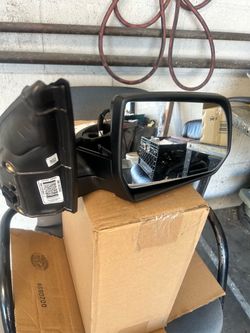 GMC Acadia passenger side mirrior