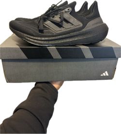 Adidas UltraBoost Light