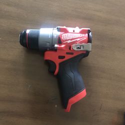 Milwaukee M12 Hammer Drill And 4.0 Battery