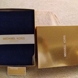New Authentic Michael Kors Set 