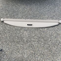 trunk cover. for Toyota Highlander . 2004-2006.