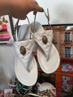 Kurt Geiger Cream Eagle Head SaKurt Geiger Cream Eagle Head Sandals