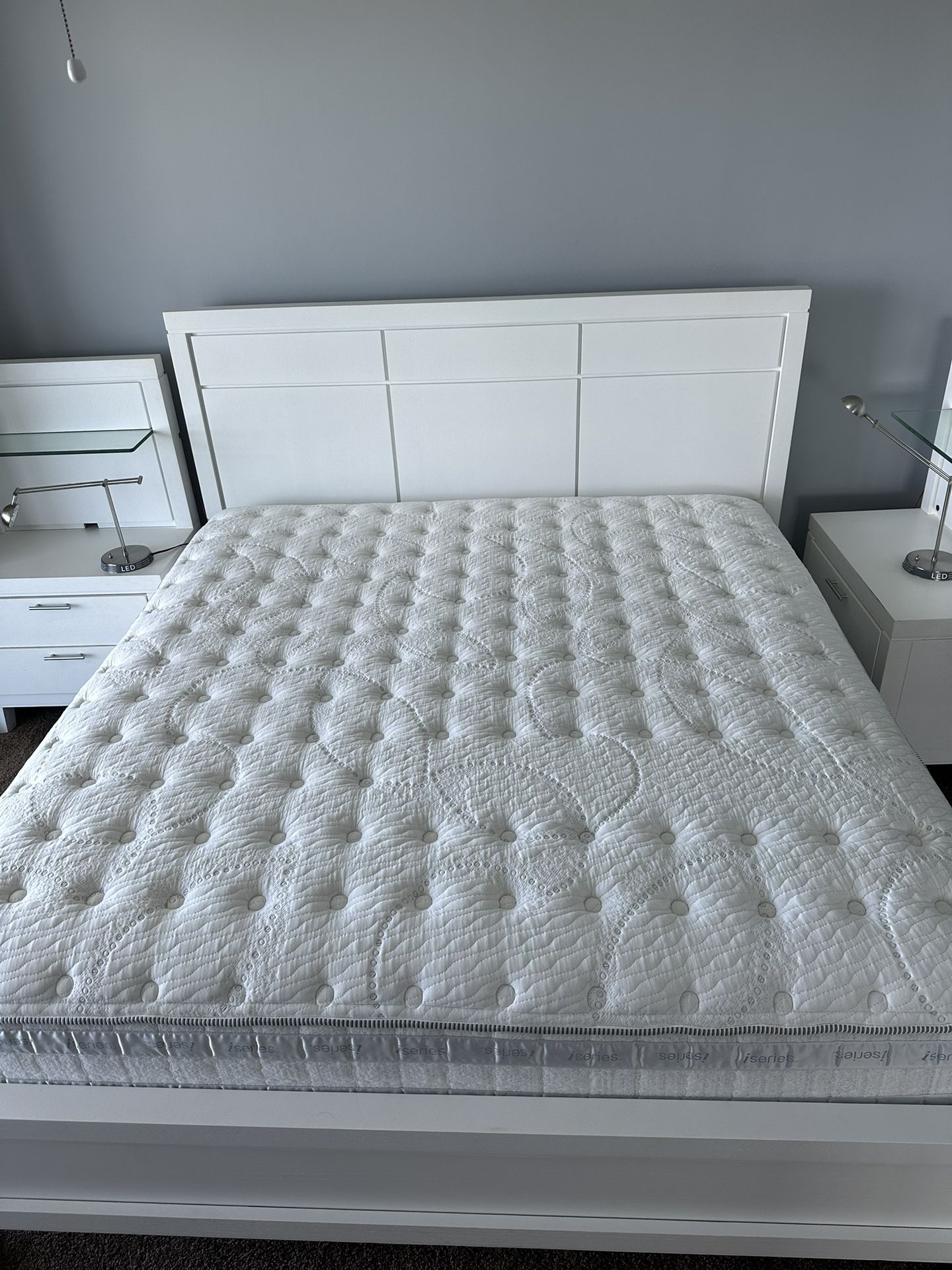 Serta i Series King Mattress