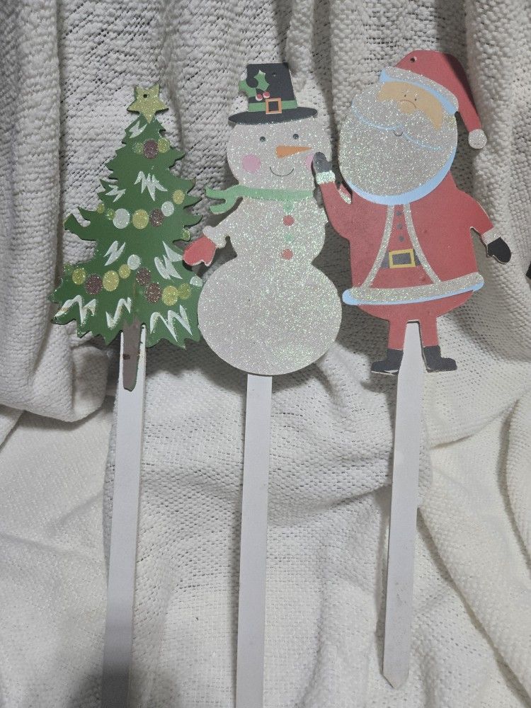 Free Christmas Yard Decor