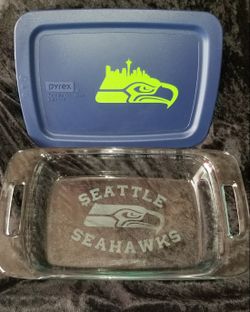 Etched Seattle Seahawks baking dish with lid