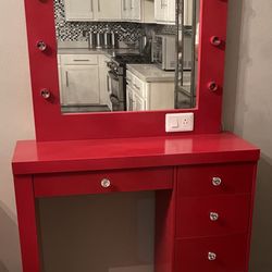 Vanity Desk With Mirror 