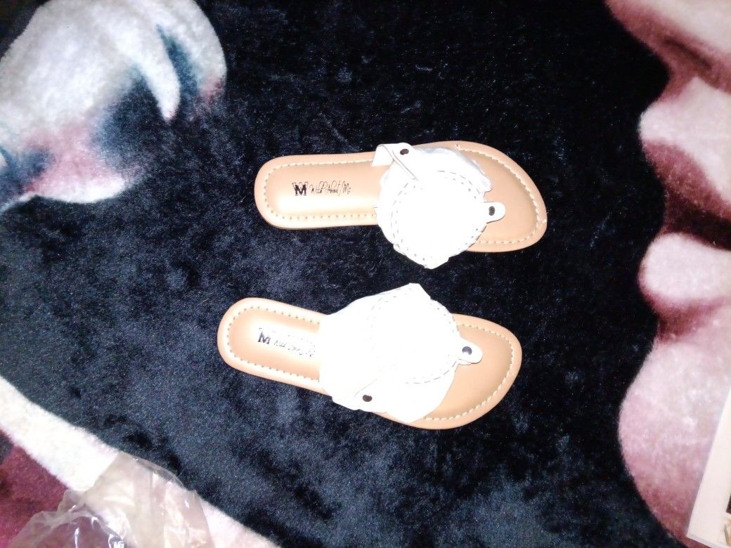 WILD ABOUT ME SANDALS SIZE 1