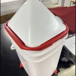 RentACoop 5 Gallon Chicken BPA-Free Plastic Bucket Waterer Set with 4 Horizontal Nipples -