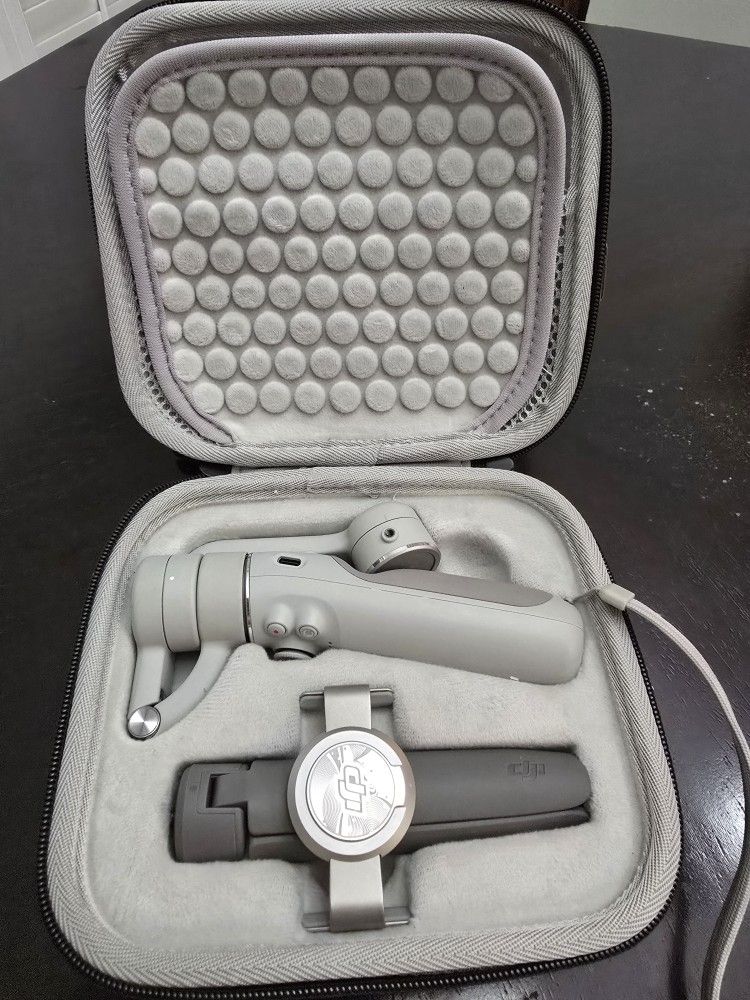 🎥 DJI OM 5 con Estuche y Trípode –