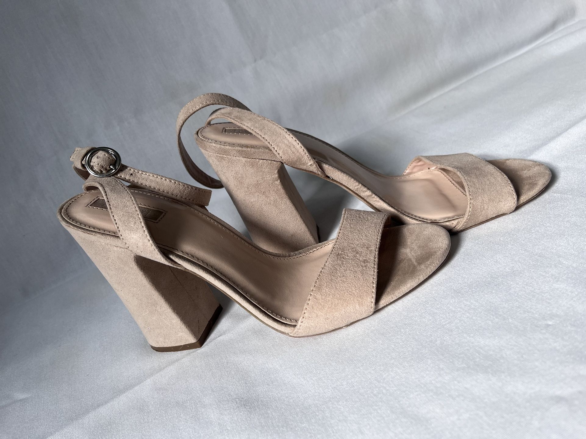 SEXY WOMENS TAN SUEDE HEELS