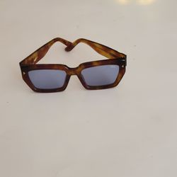 DEZI Switch Tortoiseshell Rectangular Sunglasses with Blue Tinted 
Lenses
