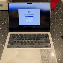 2023 MacBook Pro 14” M2 Pro 16GB/512GB - Like New
