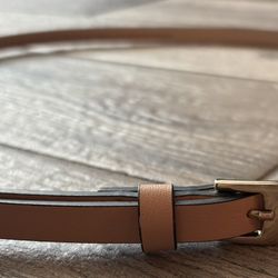 New H&M Women’s Beige Skinny Belt