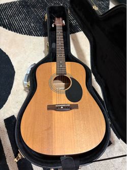 Jasmine guitar and case