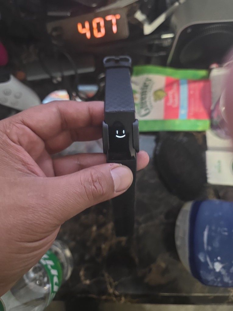 Fit Bit Charge 4