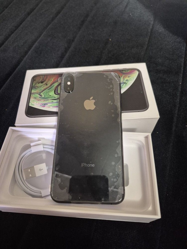 iPhone Xs Max Space Grey. 10