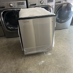 Whirlpool Dishwasher New