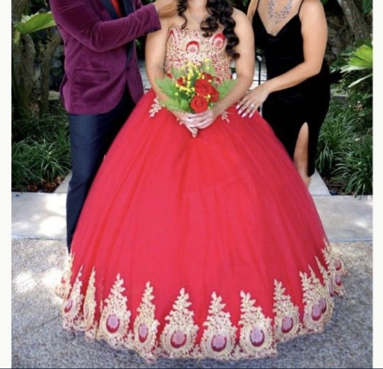 Red And Gold Quinceañera/sweet 16 Decorations 