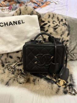 Chanel Filigree Vanity Case Quilted Caviar Gold-tone Small Black OBO