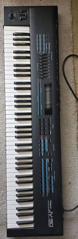 ROLAND JV 90 Expandable Synthesizer