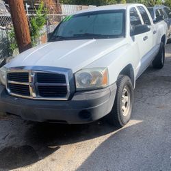 2007 Dodge Dakota 