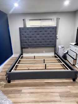 King Size Bed 🛌 frame