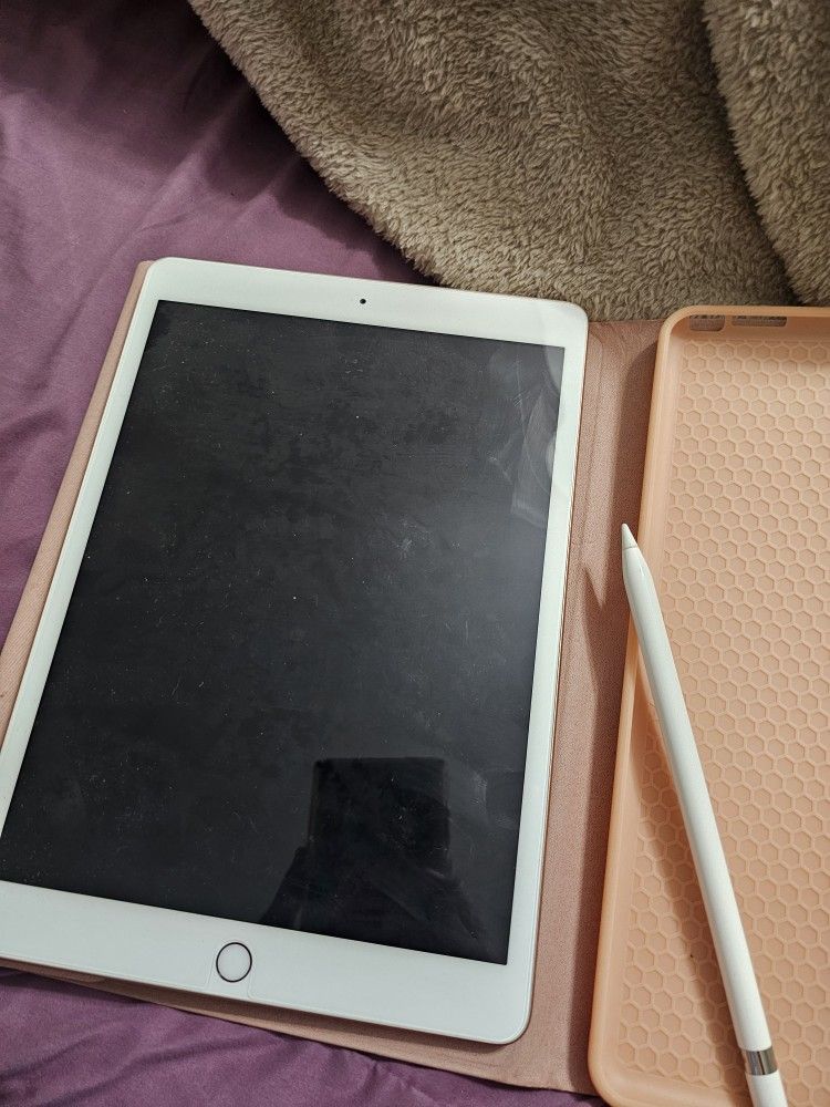 iPad (第8世代) 128GB Wi-Fiモデル Apple Pencil iPad 第8世代 Wi-Fi