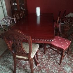 Antique Mahogany Ball And Claw Dining Table And 8 Chairs  