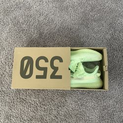 Yeezy boost V2 GID “Glow”