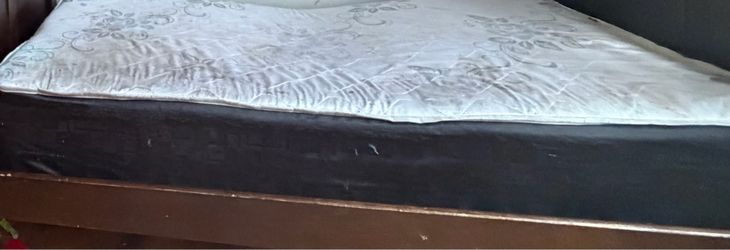 Twin mattress
