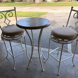 Antique table/chair set