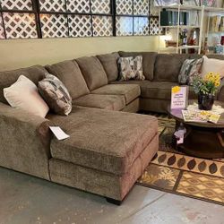 Brown Sectional Sofa with Chaise 💛 No Needed Credit Check 💛 $39 Down Payment with Financing.