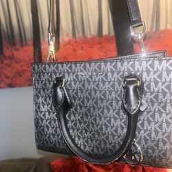 Michael Kors Crossbody/handbag Súper Cute !