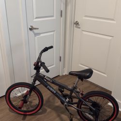 Kids BMX Bike 18” (Like New) w/ Pegs & Training Wheels