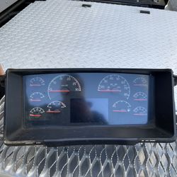 Volvo VNL 780 760 670 D13 Isx CLUSTER