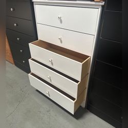 5 drawers dresser / Five drawers dresser / Cajonera 5 gavetas / Comoda