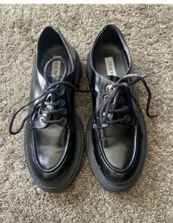 NEW Steve Madden Black Leather Helga Size 7 Lace-Up Rubber Tread