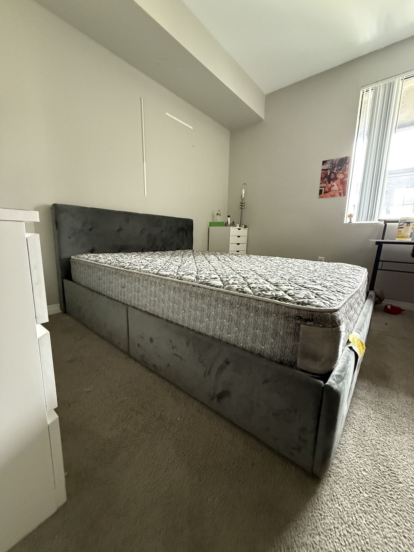 Velvet Bed With 4 Storage Drawers