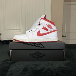 Air Jordan 1 Mid SE