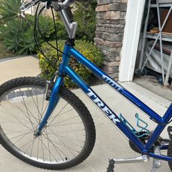 Trek 800 Mountain Bike 